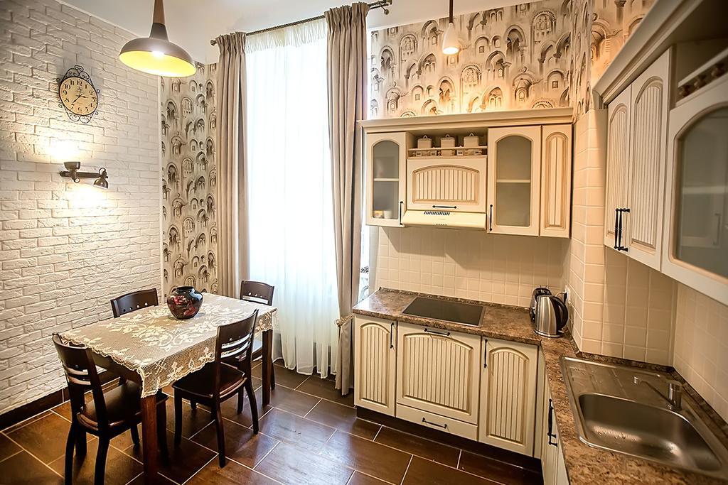Gorgeous Apartments In Historical Center Of Lvov Екстериор снимка