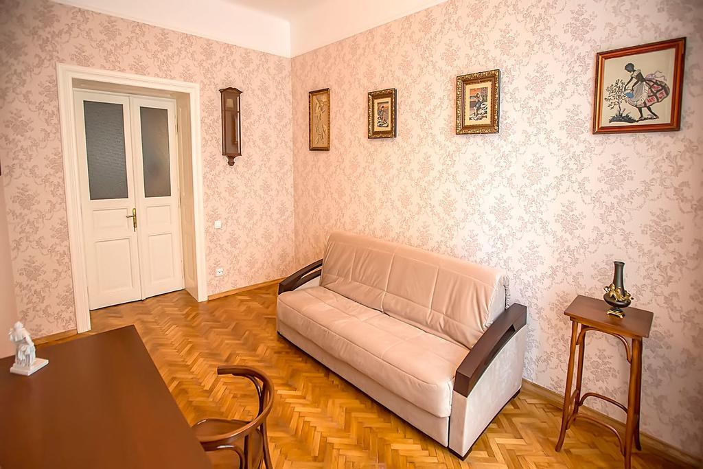 Gorgeous Apartments In Historical Center Of Lvov Екстериор снимка