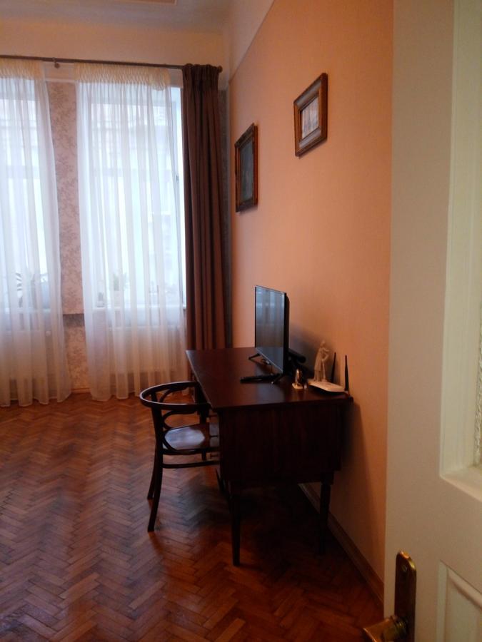 Gorgeous Apartments In Historical Center Of Lvov Екстериор снимка